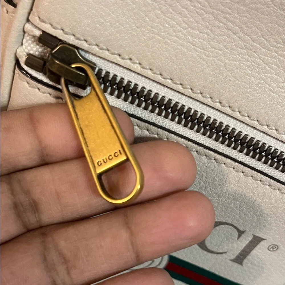 Gucci Cream Leather Crossbody with Signature Web Stripe - Picture 3 of 13